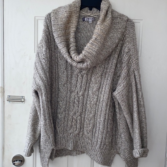 Jennifer Lopez Sweaters - Jennifer Lopez sweater